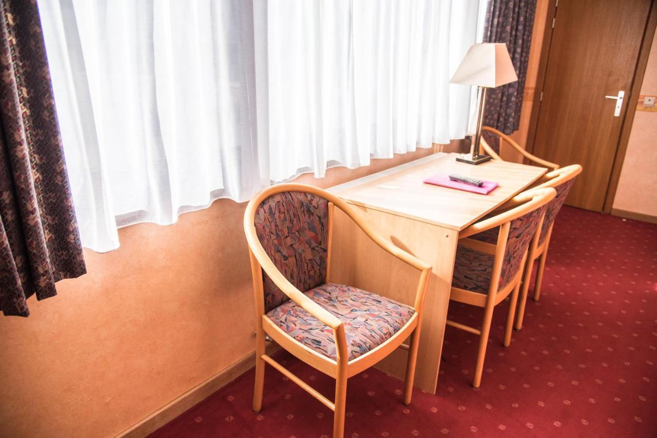 Le Relais Du Marquis Hotel Ittre Buitenkant foto