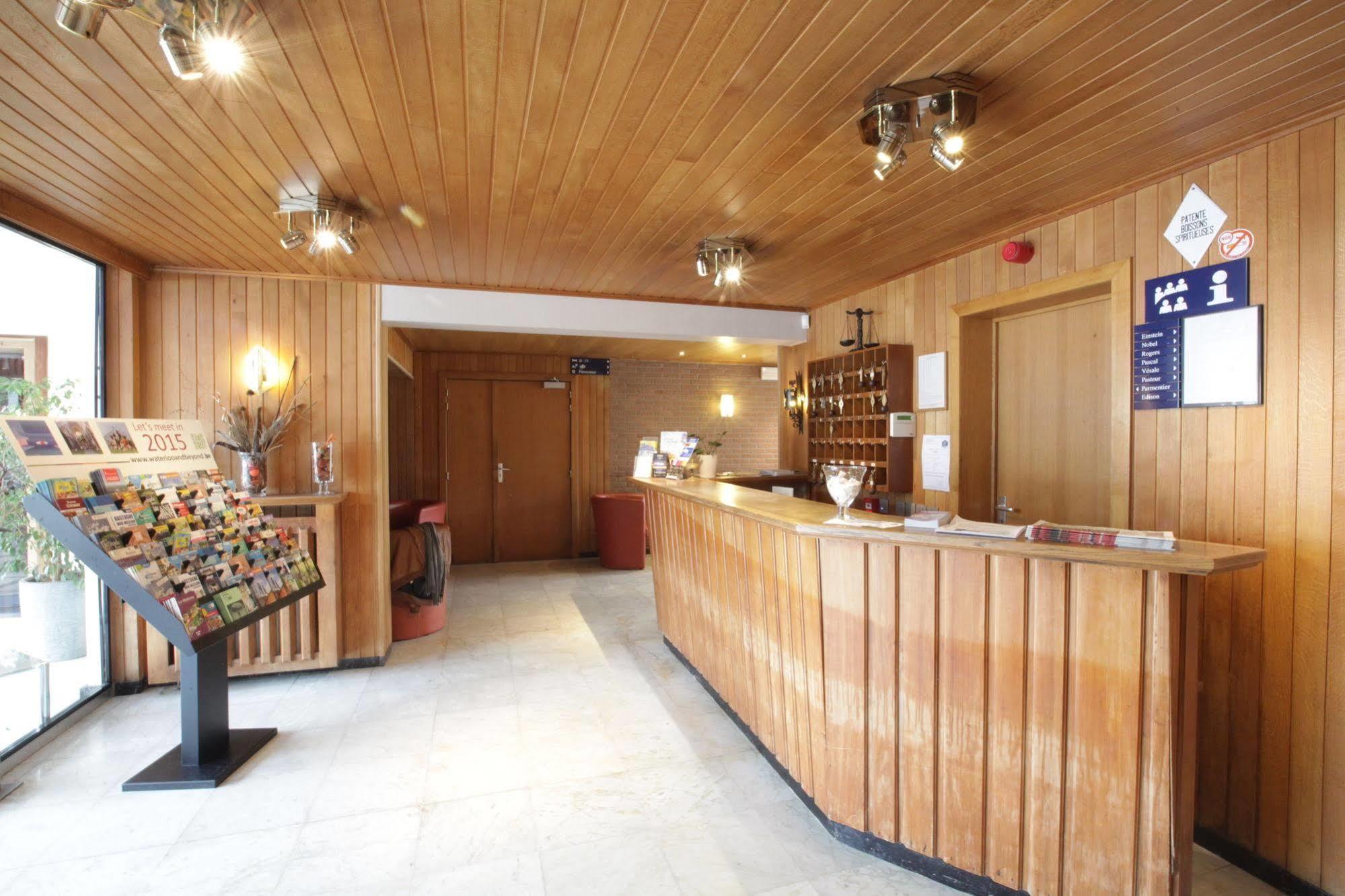 Le Relais Du Marquis Hotel Ittre Buitenkant foto