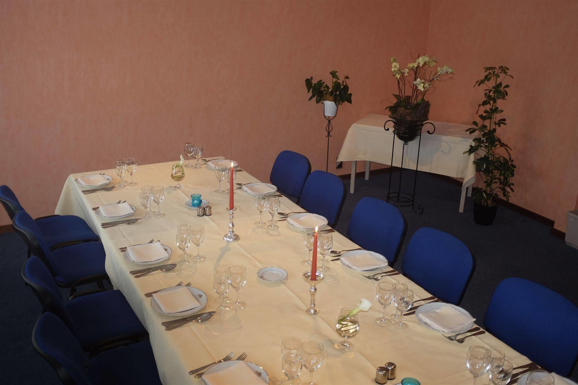 Le Relais Du Marquis Hotel Ittre Buitenkant foto