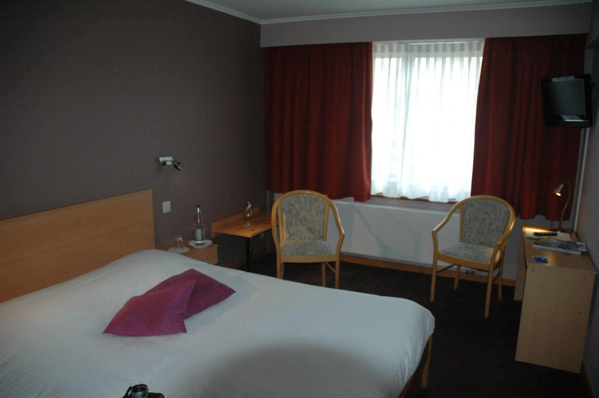 Le Relais Du Marquis Hotel Ittre Buitenkant foto