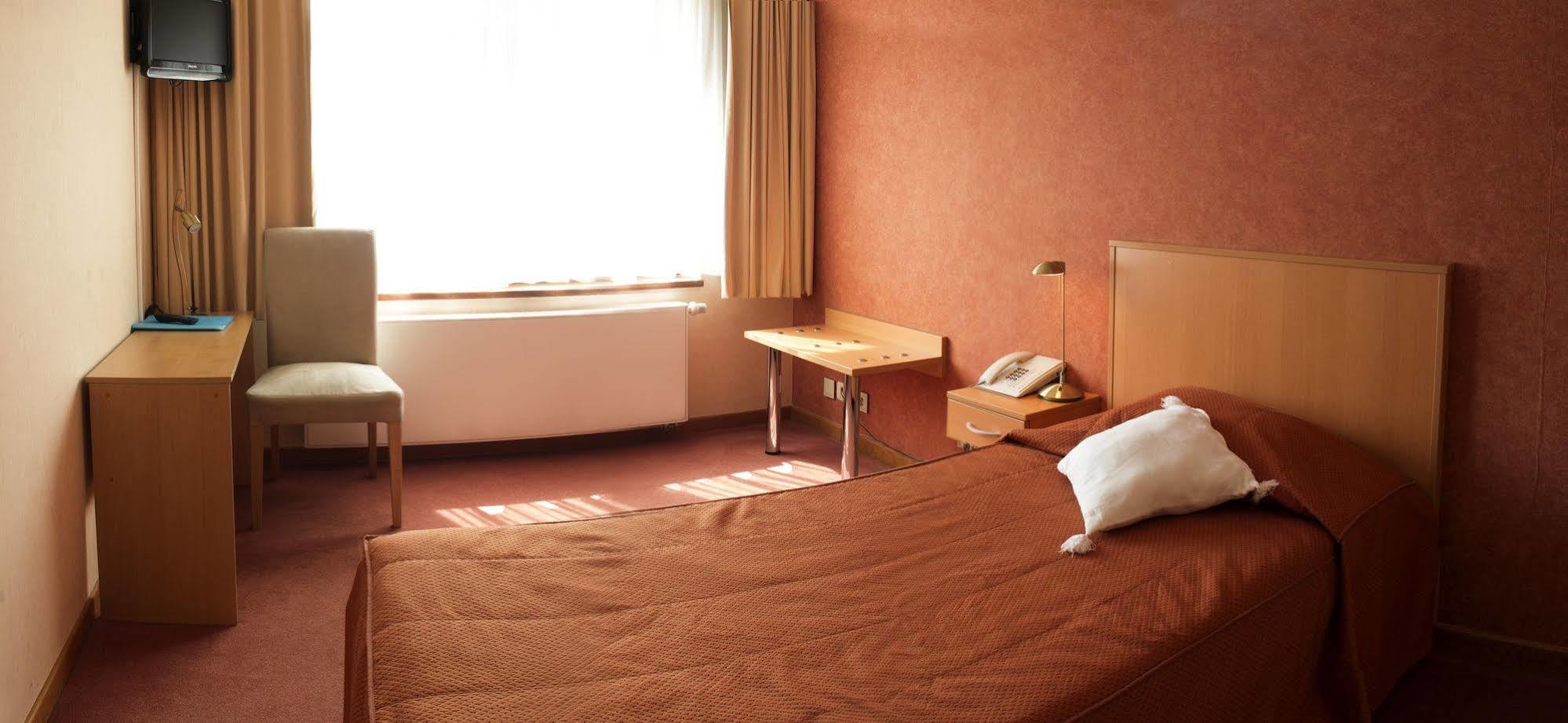 Le Relais Du Marquis Hotel Ittre Buitenkant foto